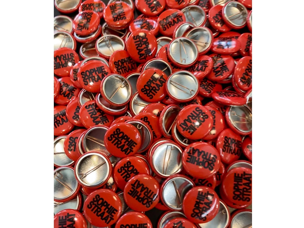 Sophie Straat Button Rood